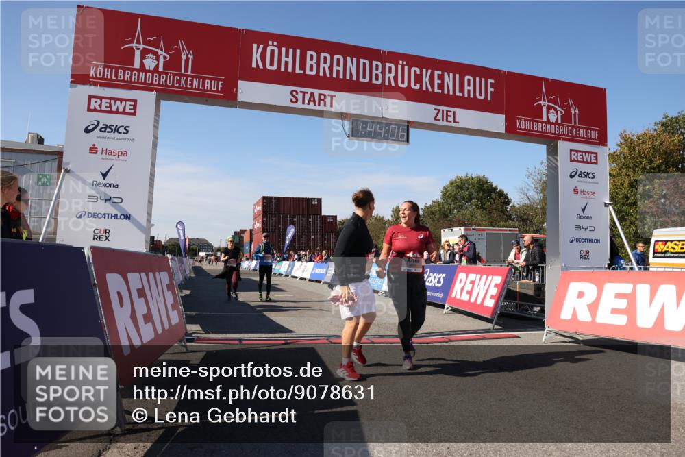 03.10.2025 - Köhlbrandbrückenlauf Lena Gebhardt http://msf.ph/oto/9078631 03.10.2025 13:44:06 Ziel 4295, 5415, 5416, 5445, 6010, 6011, 6550 meine-sportfotos.de