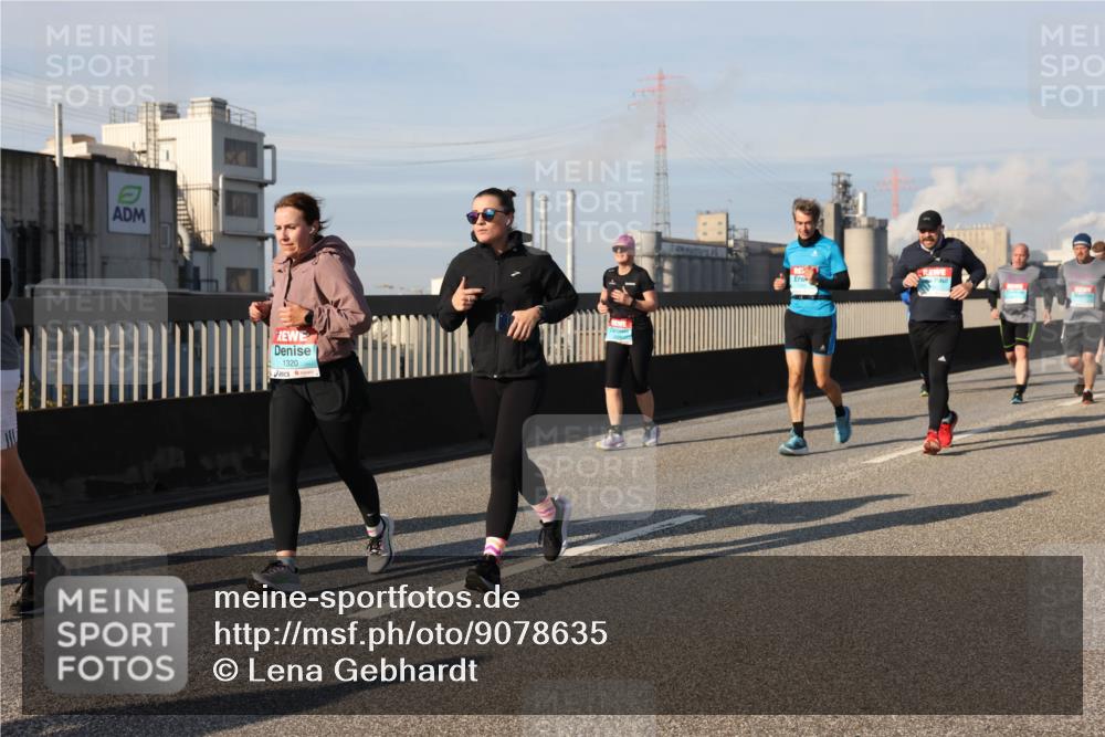 03.10.2025 - Köhlbrandbrückenlauf Lena Gebhardt http://msf.ph/oto/9078635 03.10.2025 10:03:08 Position 2 1320 meine-sportfotos.de