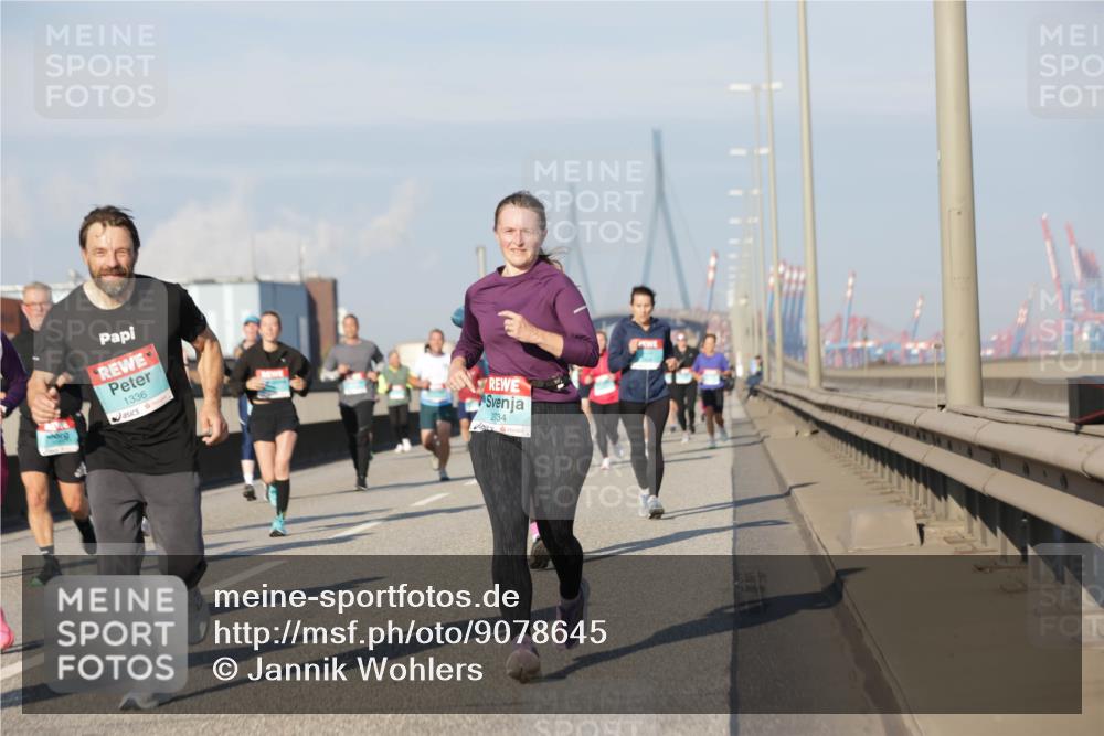 03.10.2025 - Köhlbrandbrückenlauf Jannik Wohlers http://msf.ph/oto/9078645 03.10.2025 09:53:04 Position 3 1336, 2734 meine-sportfotos.de