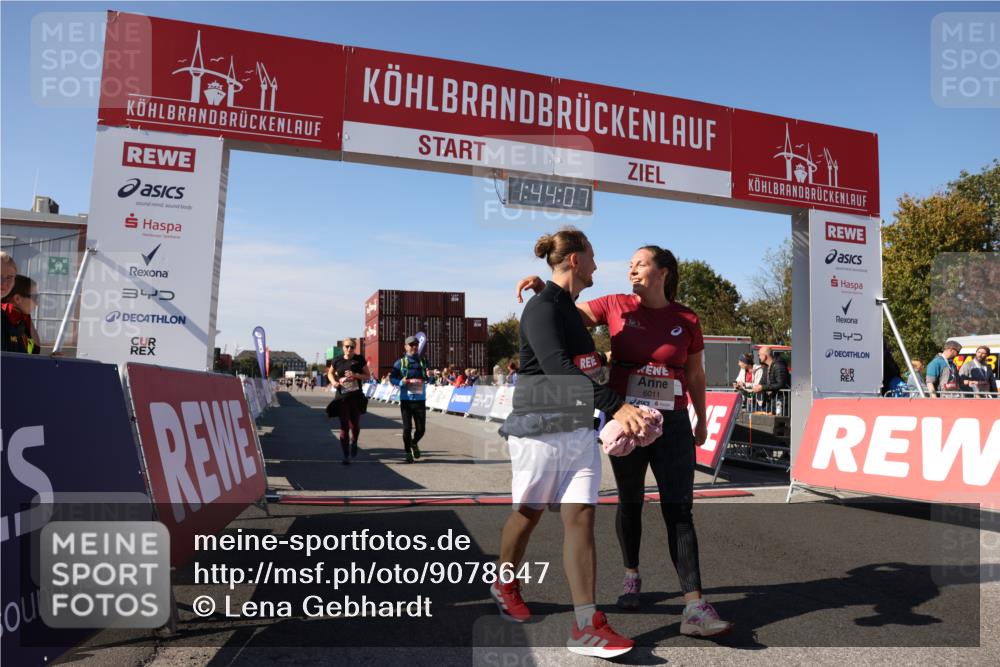 03.10.2025 - Köhlbrandbrückenlauf Lena Gebhardt http://msf.ph/oto/9078647 03.10.2025 13:44:07 Ziel 4295, 4906, 5415, 5416, 5445, 6010, 6011, 6550 meine-sportfotos.de