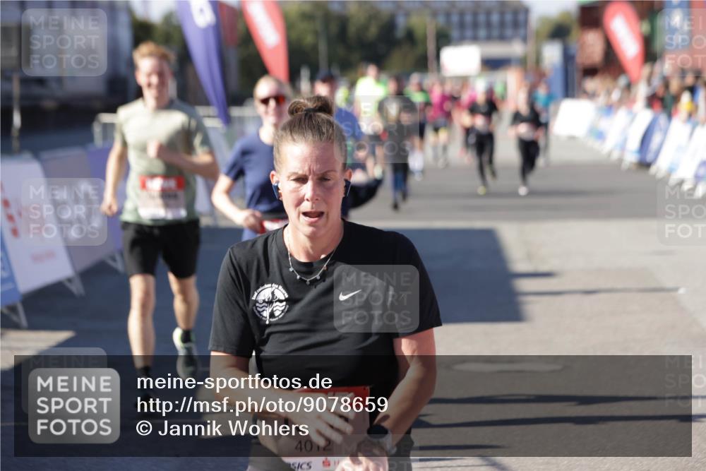 03.10.2025 - Köhlbrandbrückenlauf Jannik Wohlers http://msf.ph/oto/9078659 03.10.2025 13:17:34 Ziel 4012, 4686, 4746, 4818, 5007, 5008, 5906, 5909, 6069, 6388, 6710 meine-sportfotos.de