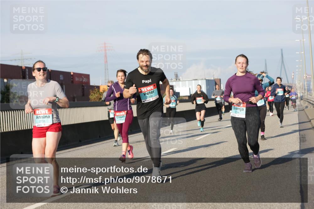 03.10.2025 - Köhlbrandbrückenlauf Jannik Wohlers http://msf.ph/oto/9078671 03.10.2025 09:53:05 Position 3 2731, 330, 1336, 2734 meine-sportfotos.de