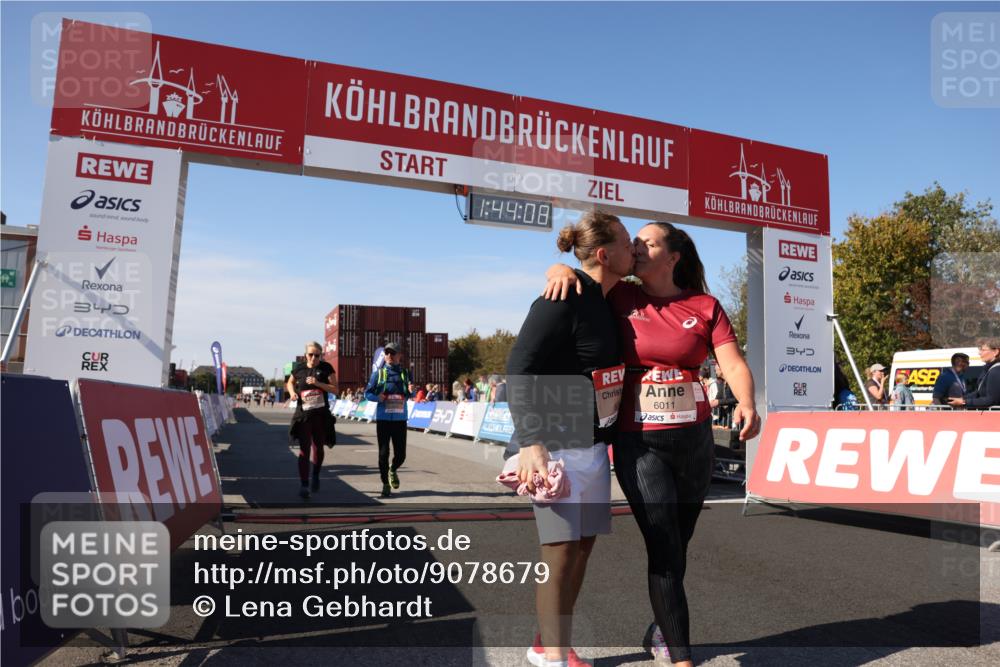 03.10.2025 - Köhlbrandbrückenlauf Lena Gebhardt http://msf.ph/oto/9078679 03.10.2025 13:44:08 Ziel 4295, 4906, 5415, 5416, 5445, 6010, 6011, 6550 meine-sportfotos.de