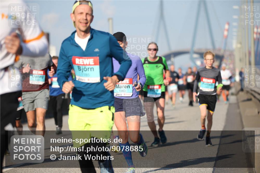 03.10.2025 - Köhlbrandbrückenlauf Jannik Wohlers http://msf.ph/oto/9078685 03.10.2025 09:45:59 Position 3 1185, 1383 meine-sportfotos.de