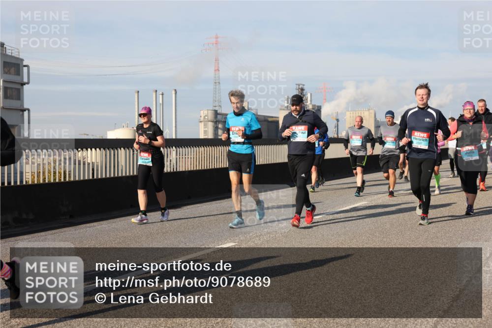 03.10.2025 - Köhlbrandbrückenlauf Lena Gebhardt http://msf.ph/oto/9078689 03.10.2025 10:03:09 Position 2 3147 meine-sportfotos.de