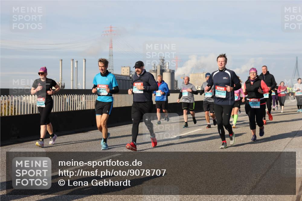 03.10.2025 - Köhlbrandbrückenlauf Lena Gebhardt http://msf.ph/oto/9078707 03.10.2025 10:03:09 Position 2 3147 meine-sportfotos.de