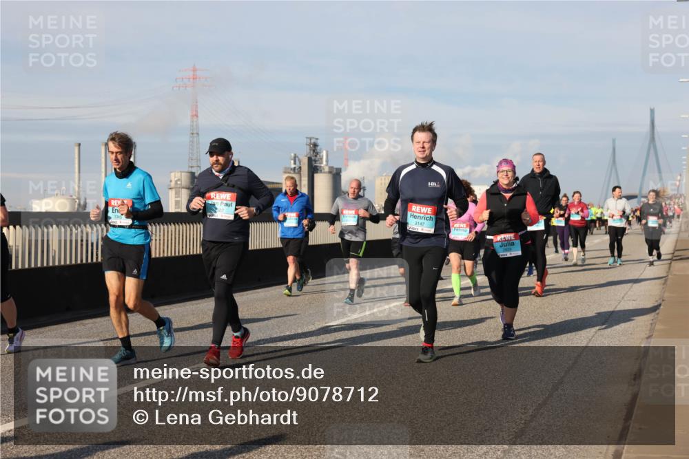 03.10.2025 - Köhlbrandbrückenlauf Lena Gebhardt http://msf.ph/oto/9078712 03.10.2025 10:03:09 Position 2  meine-sportfotos.de