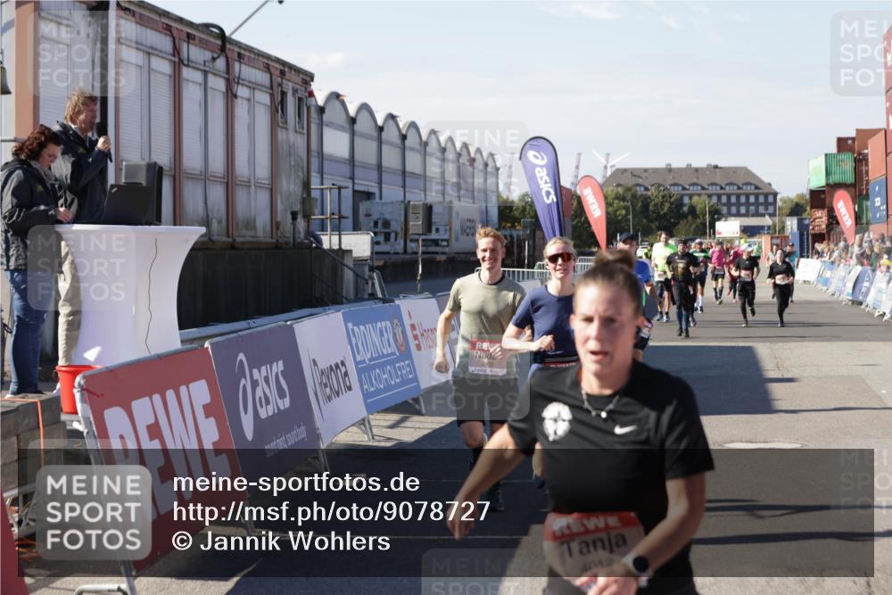 03.10.2025 - Köhlbrandbrückenlauf Jannik Wohlers http://msf.ph/oto/9078727 03.10.2025 13:17:35 Ziel 4012, 4686, 4746, 4818, 5007, 5008, 5906, 5909, 6069, 6388, 6710 meine-sportfotos.de