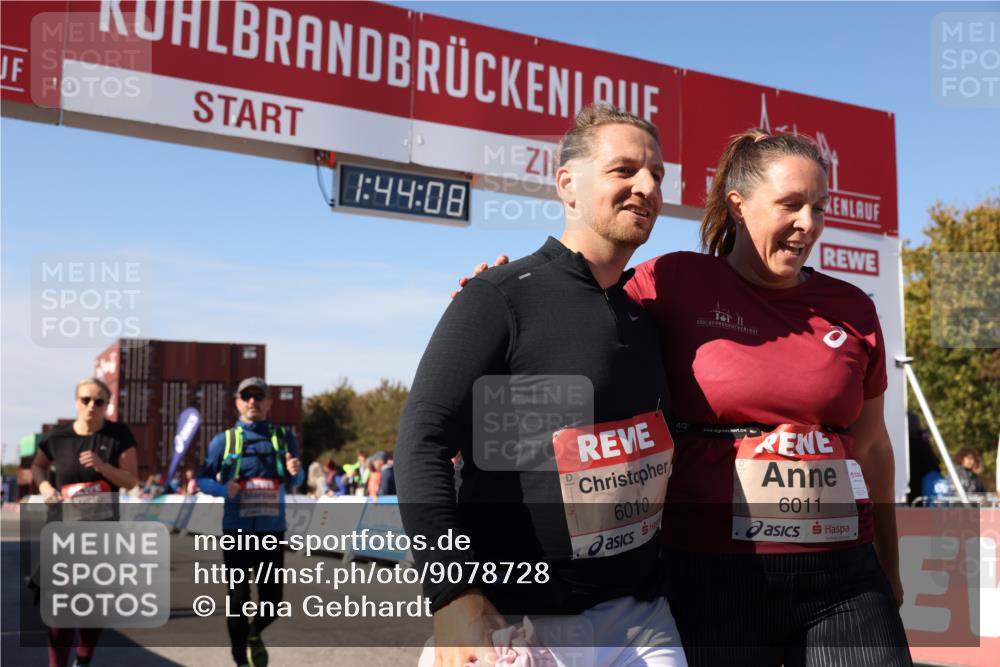 03.10.2025 - Köhlbrandbrückenlauf Lena Gebhardt http://msf.ph/oto/9078728 03.10.2025 13:44:09 Ziel 4295, 4906, 5415, 5416, 5445, 6010, 6011, 6550 meine-sportfotos.de