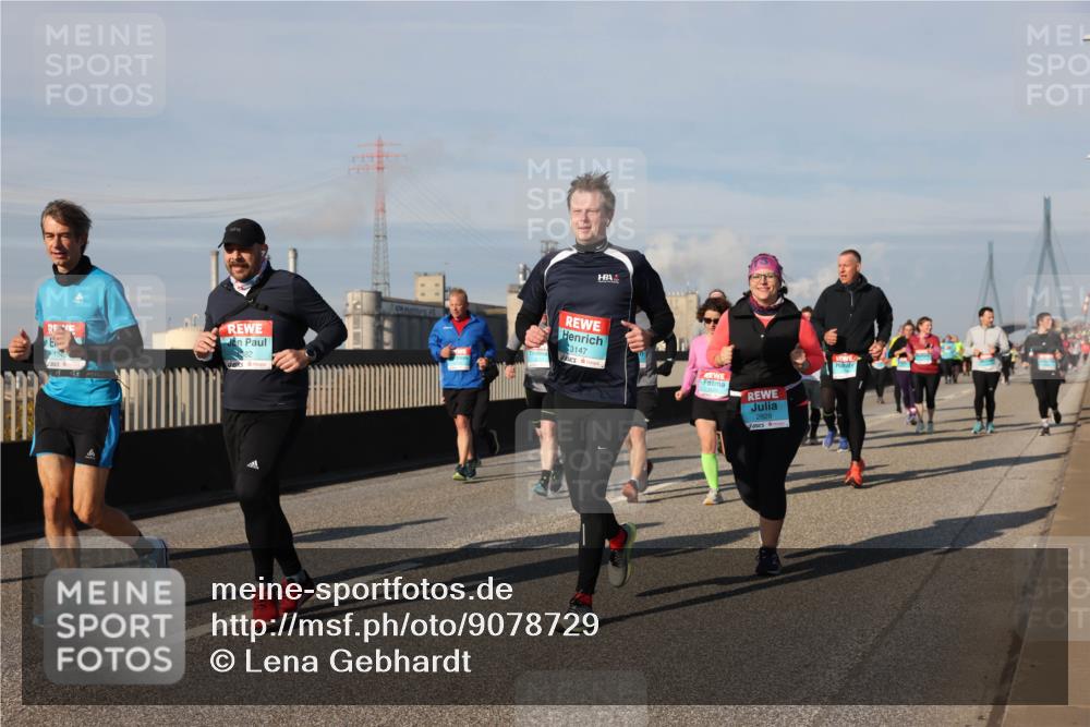 03.10.2025 - Köhlbrandbrückenlauf Lena Gebhardt http://msf.ph/oto/9078729 03.10.2025 10:03:10 Position 2 13, 3147, 2829 meine-sportfotos.de