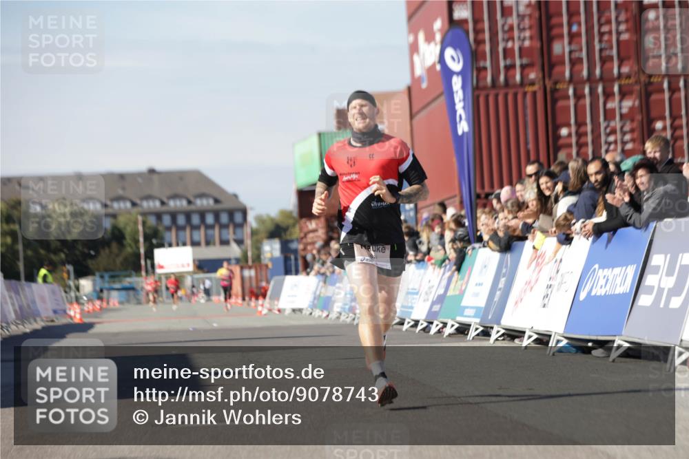 03.10.2025 - Köhlbrandbrückenlauf Jannik Wohlers http://msf.ph/oto/9078743 03.10.2025 12:49:16 Ziel 6514 meine-sportfotos.de