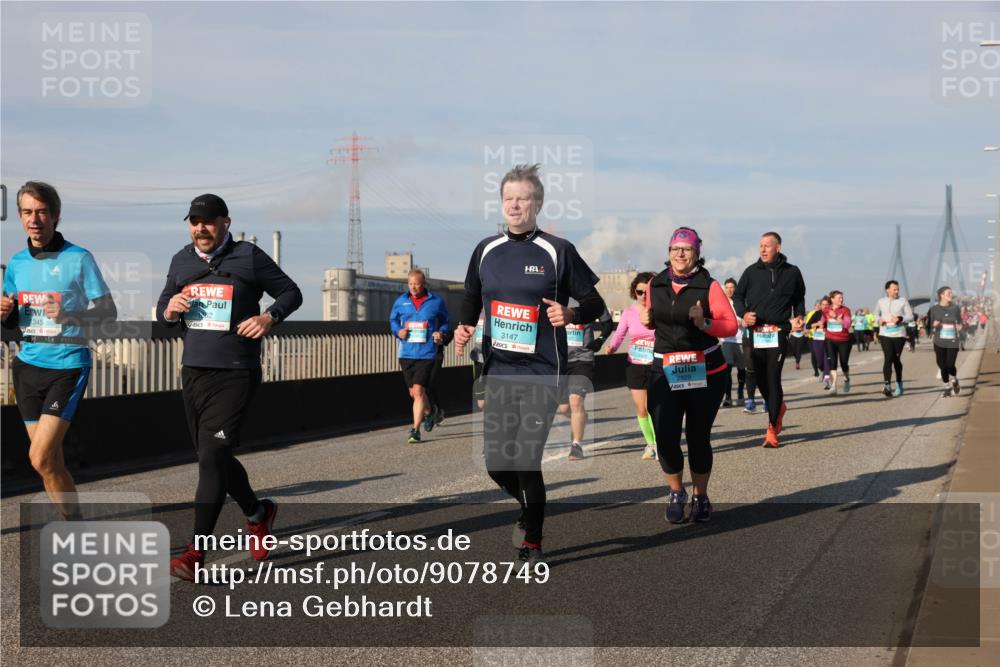03.10.2025 - Köhlbrandbrückenlauf Lena Gebhardt http://msf.ph/oto/9078749 03.10.2025 10:03:10 Position 2 345, 3147 meine-sportfotos.de