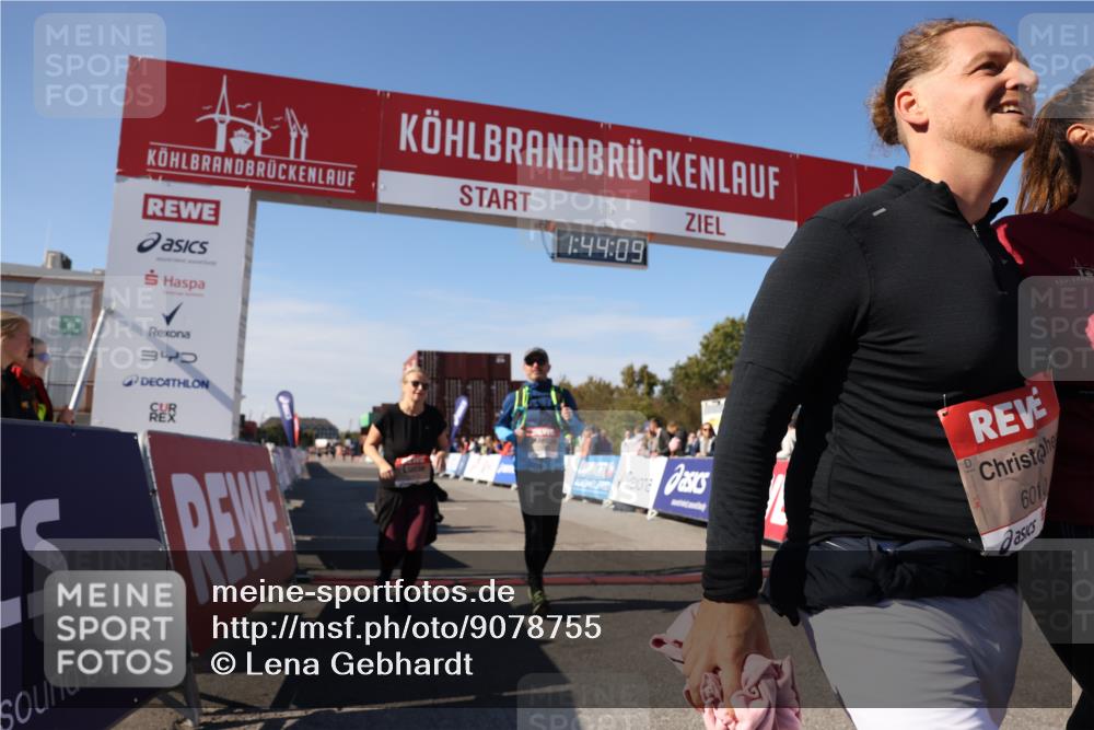 03.10.2025 - Köhlbrandbrückenlauf Lena Gebhardt http://msf.ph/oto/9078755 03.10.2025 13:44:09 Ziel 4295, 4906, 5415, 5416, 5445, 6010, 6011, 6550 meine-sportfotos.de