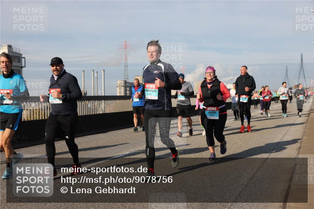 03.10.2025 - Köhlbrandbrückenlauf Lena Gebhardt http://msf.ph/oto/9078756 03.10.2025 10:03:10 Position 2 1382, 3147, 2829 meine-sportfotos.de