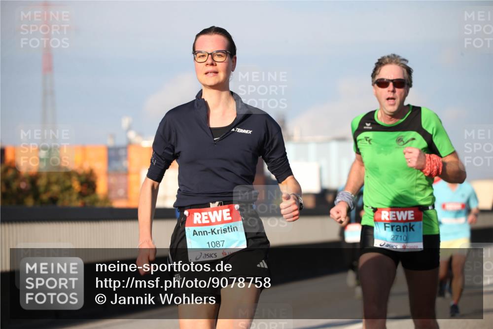 03.10.2025 - Köhlbrandbrückenlauf Jannik Wohlers http://msf.ph/oto/9078758 03.10.2025 09:46:03 Position 3 1087, 2710 meine-sportfotos.de
