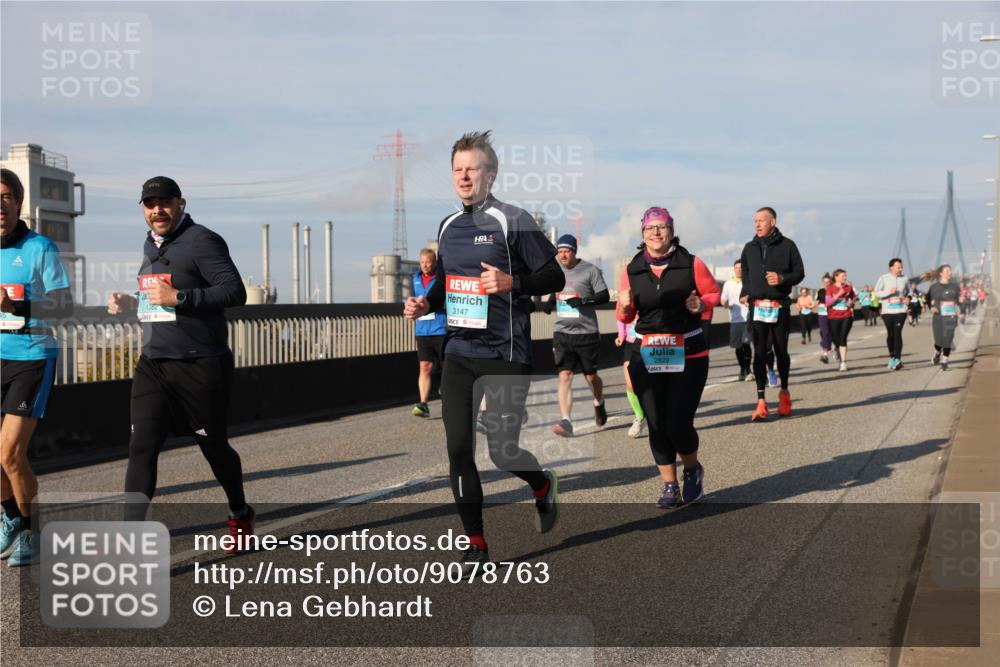03.10.2025 - Köhlbrandbrückenlauf Lena Gebhardt http://msf.ph/oto/9078763 03.10.2025 10:03:10 Position 2 5, 3147, 2829 meine-sportfotos.de