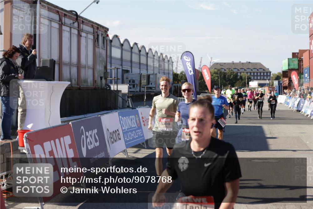 03.10.2025 - Köhlbrandbrückenlauf Jannik Wohlers http://msf.ph/oto/9078768 03.10.2025 13:17:35 Ziel 4012, 4686, 4746, 4818, 5007, 5008, 5906, 5909, 6069, 6388, 6710 meine-sportfotos.de