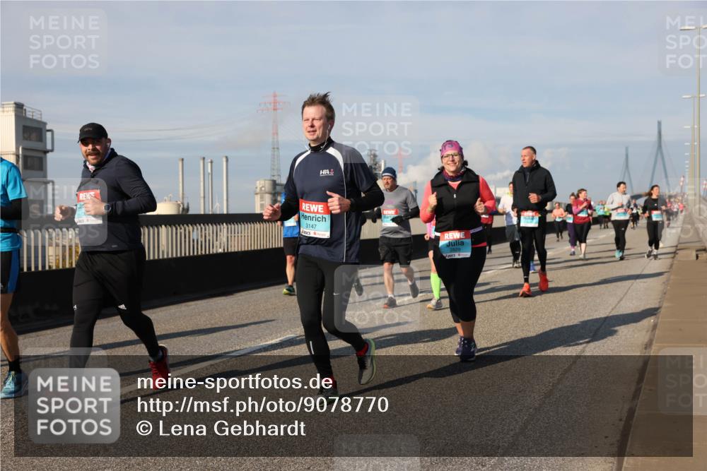 03.10.2025 - Köhlbrandbrückenlauf Lena Gebhardt http://msf.ph/oto/9078770 03.10.2025 10:03:10 Position 2 3147, 2829 meine-sportfotos.de