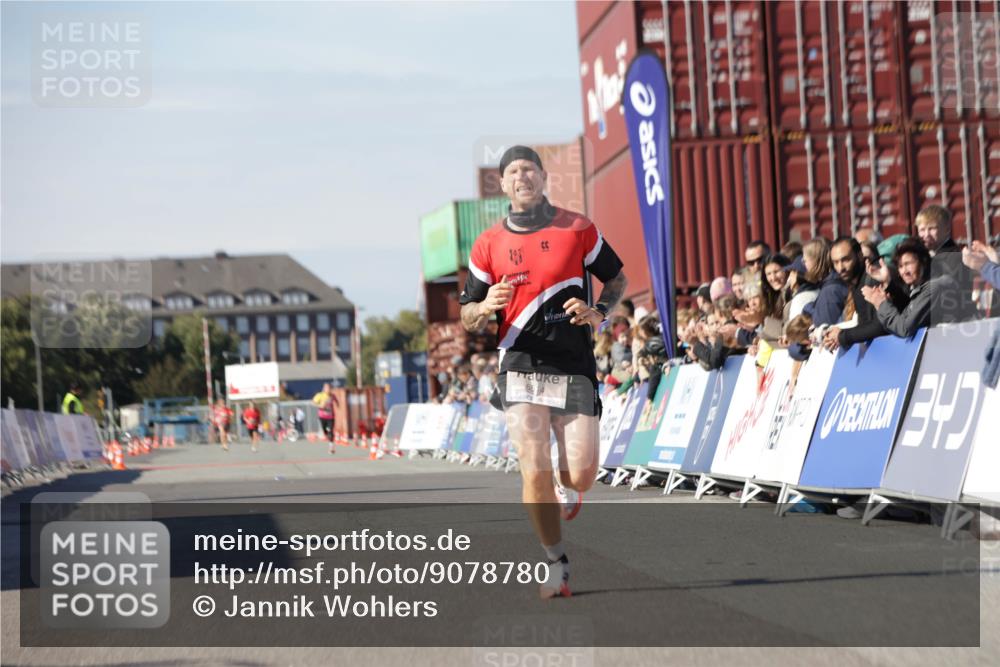 03.10.2025 - Köhlbrandbrückenlauf Jannik Wohlers http://msf.ph/oto/9078780 03.10.2025 12:49:16 Ziel 6514 meine-sportfotos.de