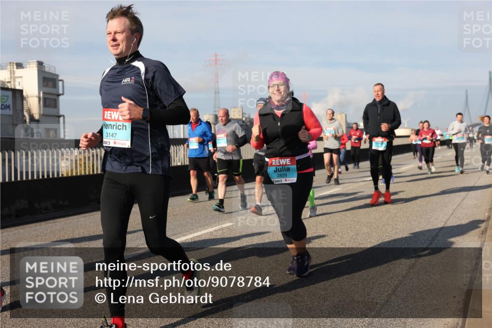 03.10.2025 - Köhlbrandbrückenlauf Lena Gebhardt http://msf.ph/oto/9078784 03.10.2025 10:03:11 Position 2 3147, 2829 meine-sportfotos.de