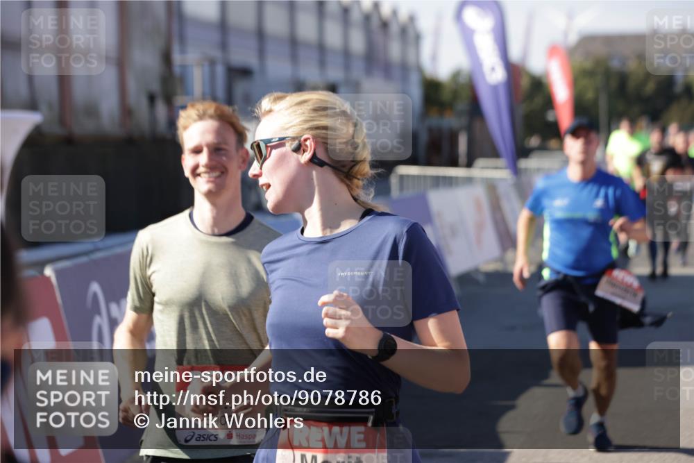 03.10.2025 - Köhlbrandbrückenlauf Jannik Wohlers http://msf.ph/oto/9078786 03.10.2025 13:17:37 Ziel 4012, 4645, 4686, 4746, 4818, 5339, 5906, 5909, 6069, 6388, 6710 meine-sportfotos.de