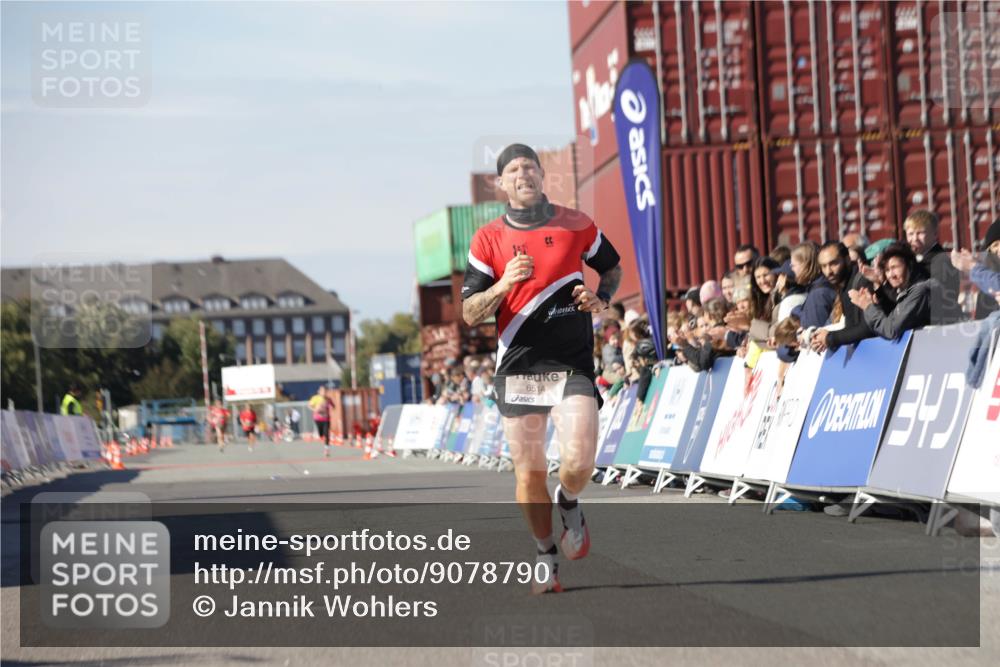 03.10.2025 - Köhlbrandbrückenlauf Jannik Wohlers http://msf.ph/oto/9078790 03.10.2025 12:49:16 Ziel 6514 meine-sportfotos.de