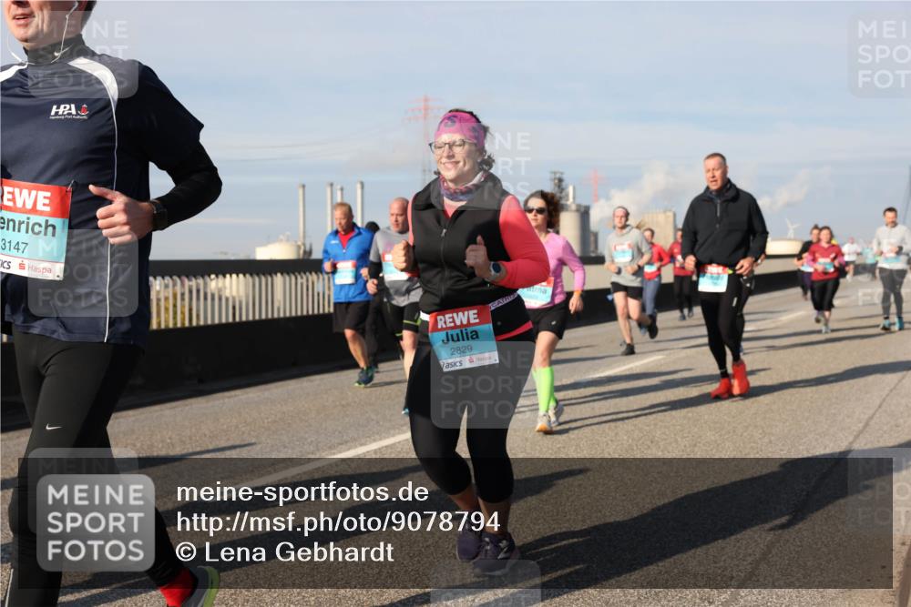 03.10.2025 - Köhlbrandbrückenlauf Lena Gebhardt http://msf.ph/oto/9078794 03.10.2025 10:03:11 Position 2 3147, 2829 meine-sportfotos.de