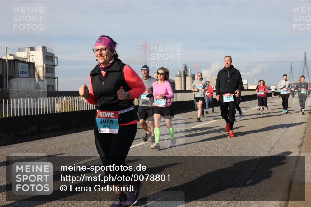 03.10.2025 - Köhlbrandbrückenlauf Lena Gebhardt http://msf.ph/oto/9078801 03.10.2025 10:03:12 Position 2 2829, 1629 meine-sportfotos.de
