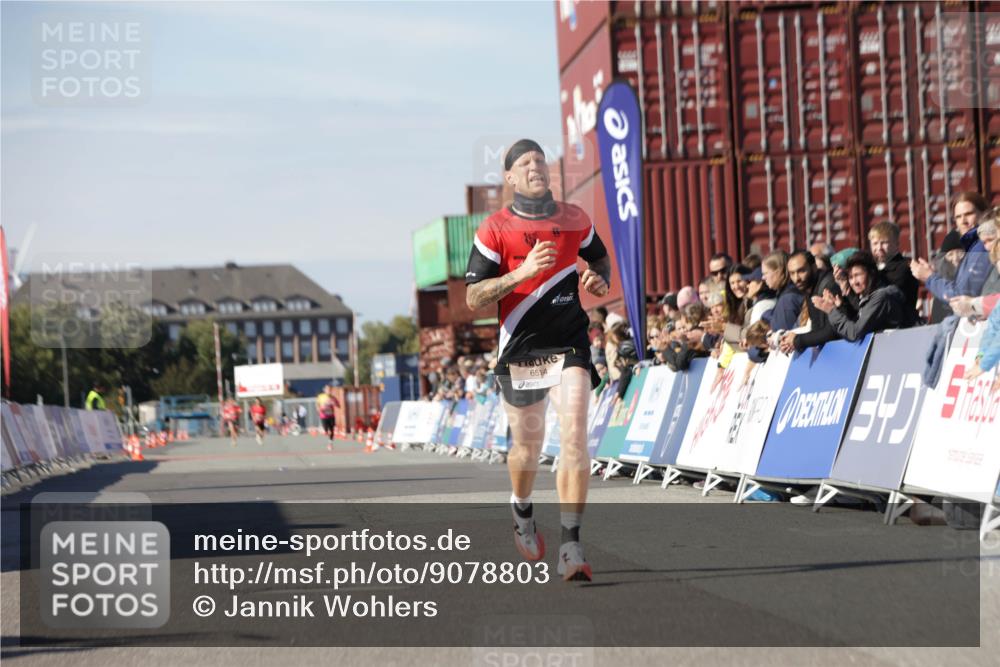 03.10.2025 - Köhlbrandbrückenlauf Jannik Wohlers http://msf.ph/oto/9078803 03.10.2025 12:49:16 Ziel 6514 meine-sportfotos.de