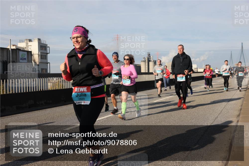 03.10.2025 - Köhlbrandbrückenlauf Lena Gebhardt http://msf.ph/oto/9078806 03.10.2025 10:03:12 Position 2 2829, 1629 meine-sportfotos.de