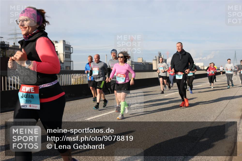 03.10.2025 - Köhlbrandbrückenlauf Lena Gebhardt http://msf.ph/oto/9078819 03.10.2025 10:03:12 Position 2 2829, 1629 meine-sportfotos.de