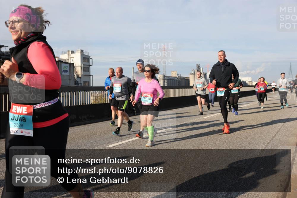 03.10.2025 - Köhlbrandbrückenlauf Lena Gebhardt http://msf.ph/oto/9078826 03.10.2025 10:03:12 Position 2 2829, 1629 meine-sportfotos.de
