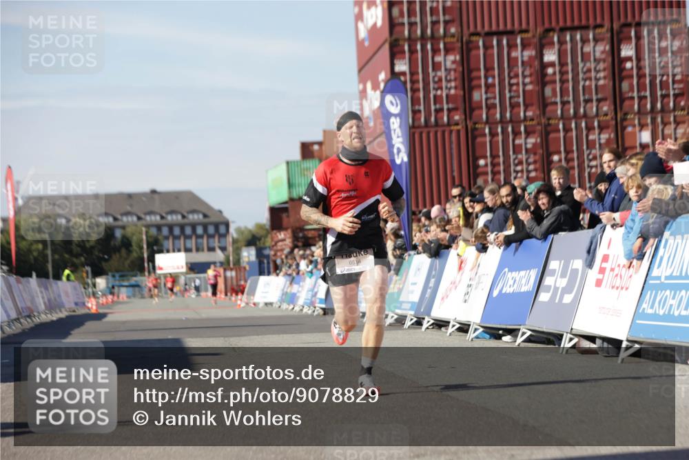 03.10.2025 - Köhlbrandbrückenlauf Jannik Wohlers http://msf.ph/oto/9078829 03.10.2025 12:49:16 Ziel 6514 meine-sportfotos.de