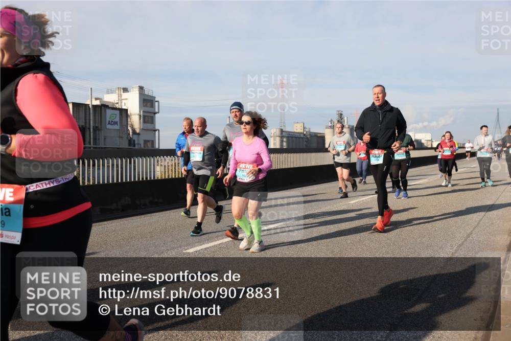 03.10.2025 - Köhlbrandbrückenlauf Lena Gebhardt http://msf.ph/oto/9078831 03.10.2025 10:03:12 Position 2 9 meine-sportfotos.de