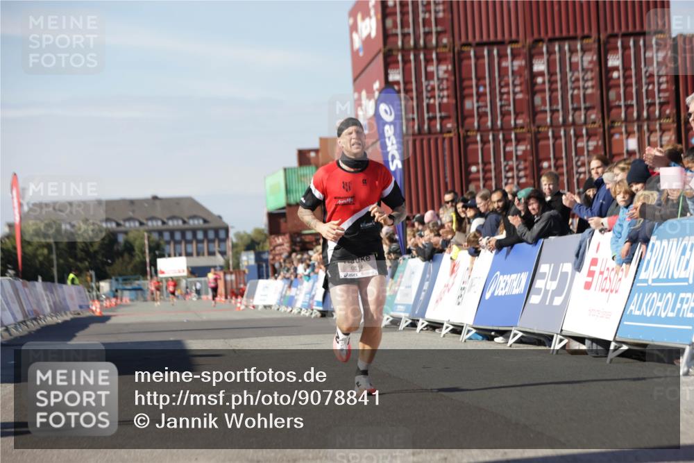 03.10.2025 - Köhlbrandbrückenlauf Jannik Wohlers http://msf.ph/oto/9078841 03.10.2025 12:49:16 Ziel 6514 meine-sportfotos.de
