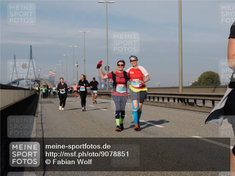 03.10.2025 - Köhlbrandbrückenlauf Fabian Wolf http://msf.ph/oto/9078851 03.10.2025 10:16:49 Position 3 3413, 3412 meine-sportfotos.de