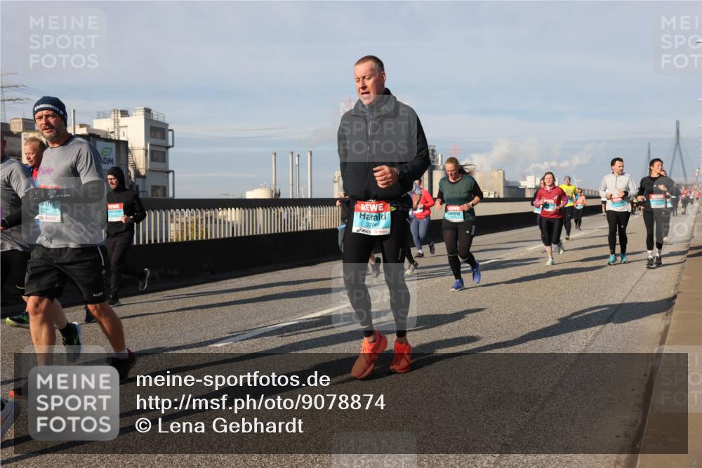 03.10.2025 - Köhlbrandbrückenlauf Lena Gebhardt http://msf.ph/oto/9078874 03.10.2025 10:03:13 Position 2 3027, 305, 3706 meine-sportfotos.de