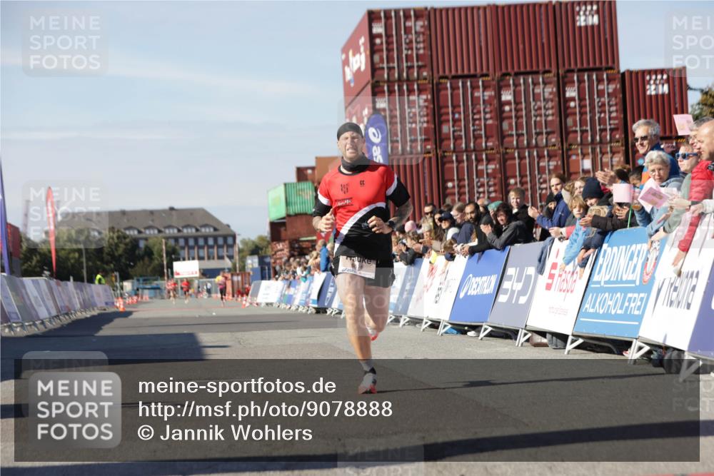 03.10.2025 - Köhlbrandbrückenlauf Jannik Wohlers http://msf.ph/oto/9078888 03.10.2025 12:49:17 Ziel 6514 meine-sportfotos.de