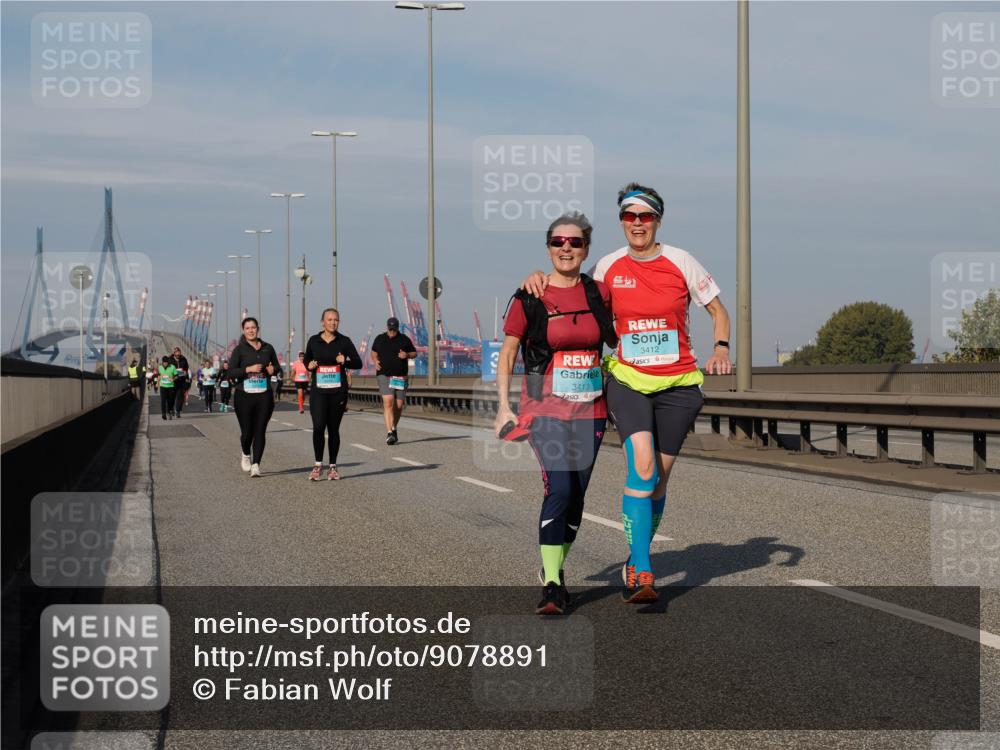 03.10.2025 - Köhlbrandbrückenlauf Fabian Wolf http://msf.ph/oto/9078891 03.10.2025 10:16:51 Position 3 3413, 3412 meine-sportfotos.de
