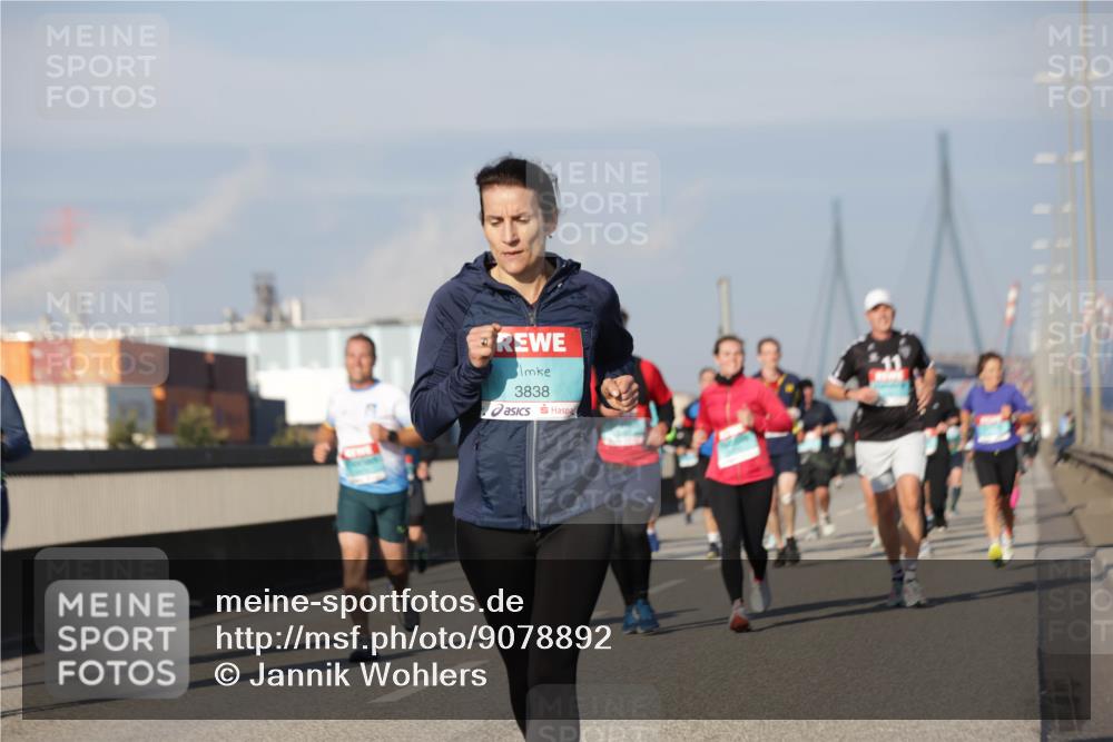 03.10.2025 - Köhlbrandbrückenlauf Jannik Wohlers http://msf.ph/oto/9078892 03.10.2025 09:53:09 Position 3 3838 meine-sportfotos.de