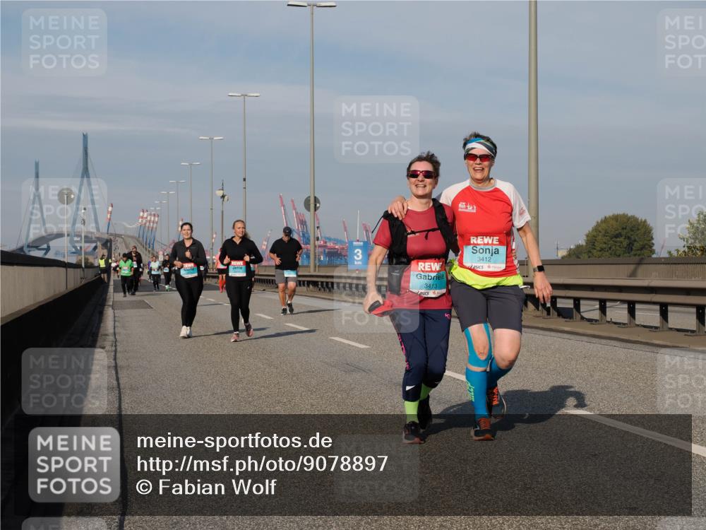 03.10.2025 - Köhlbrandbrückenlauf Fabian Wolf http://msf.ph/oto/9078897 03.10.2025 10:16:51 Position 3 3, 3413, 3412 meine-sportfotos.de
