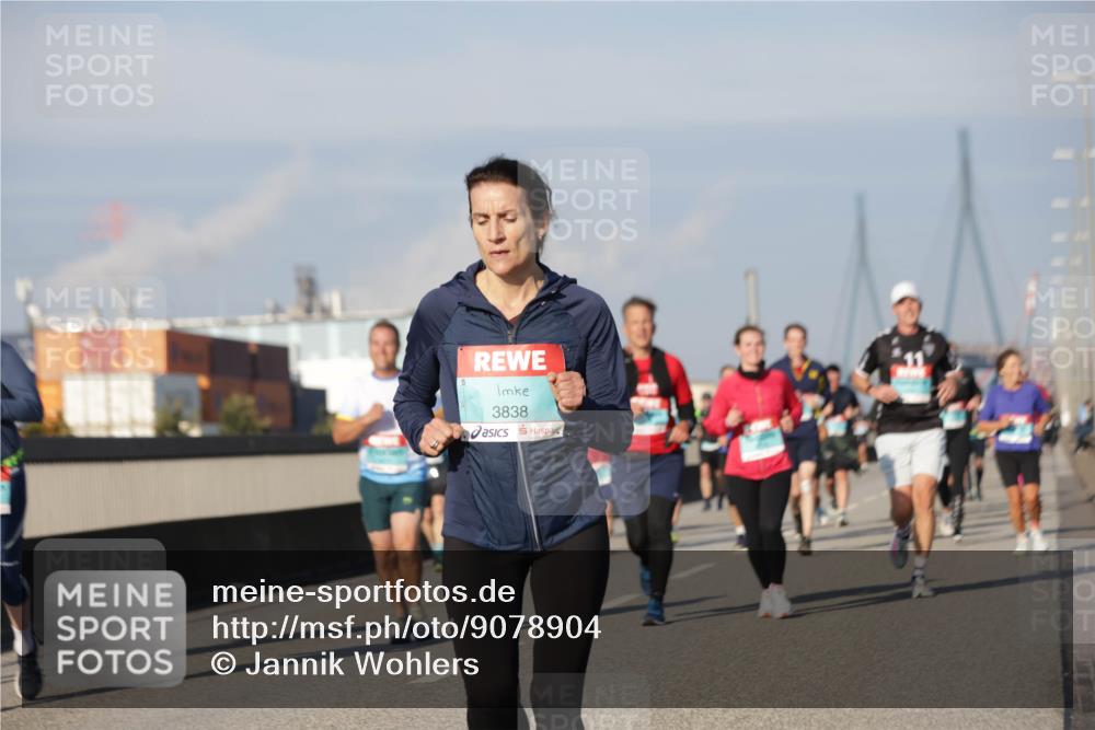 03.10.2025 - Köhlbrandbrückenlauf Jannik Wohlers http://msf.ph/oto/9078904 03.10.2025 09:53:10 Position 3 3838 meine-sportfotos.de