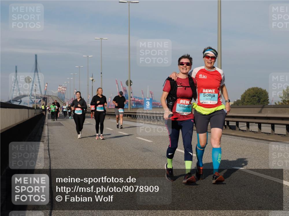 03.10.2025 - Köhlbrandbrückenlauf Fabian Wolf http://msf.ph/oto/9078909 03.10.2025 10:16:51 Position 3 3, 3413, 3412 meine-sportfotos.de