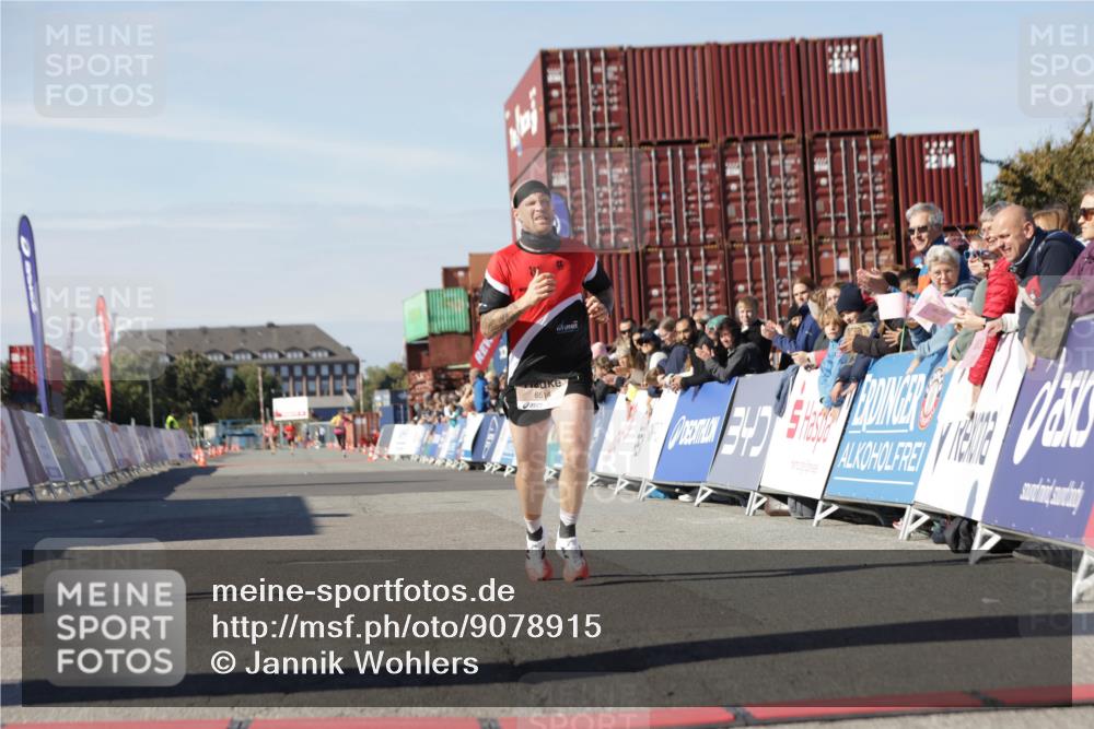 03.10.2025 - Köhlbrandbrückenlauf Jannik Wohlers http://msf.ph/oto/9078915 03.10.2025 12:49:17 Ziel 6514 meine-sportfotos.de