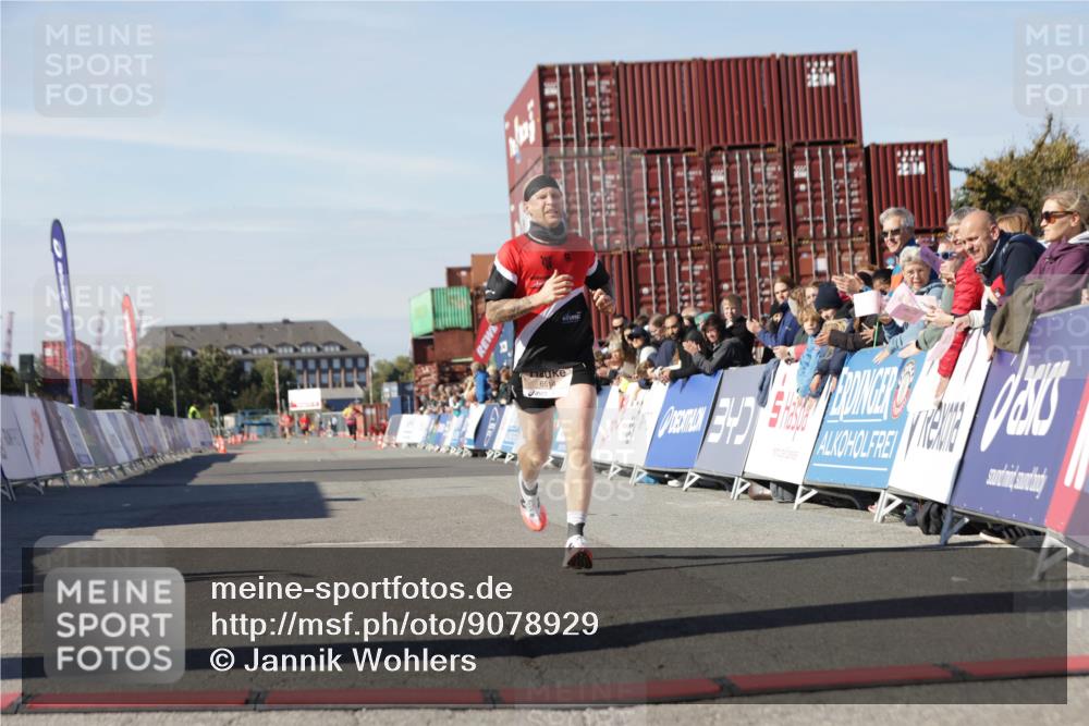 03.10.2025 - Köhlbrandbrückenlauf Jannik Wohlers http://msf.ph/oto/9078929 03.10.2025 12:49:17 Ziel 6514 meine-sportfotos.de
