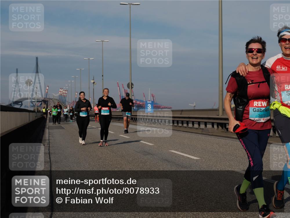 03.10.2025 - Köhlbrandbrückenlauf Fabian Wolf http://msf.ph/oto/9078933 03.10.2025 10:16:52 Position 3 3, 3413 meine-sportfotos.de