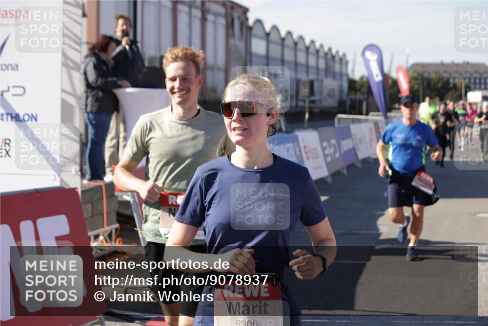 03.10.2025 - Köhlbrandbrückenlauf Jannik Wohlers http://msf.ph/oto/9078937 03.10.2025 13:17:37 Ziel 4012, 4645, 4686, 4746, 4818, 5339, 5906, 5909, 6069, 6388, 6710 meine-sportfotos.de