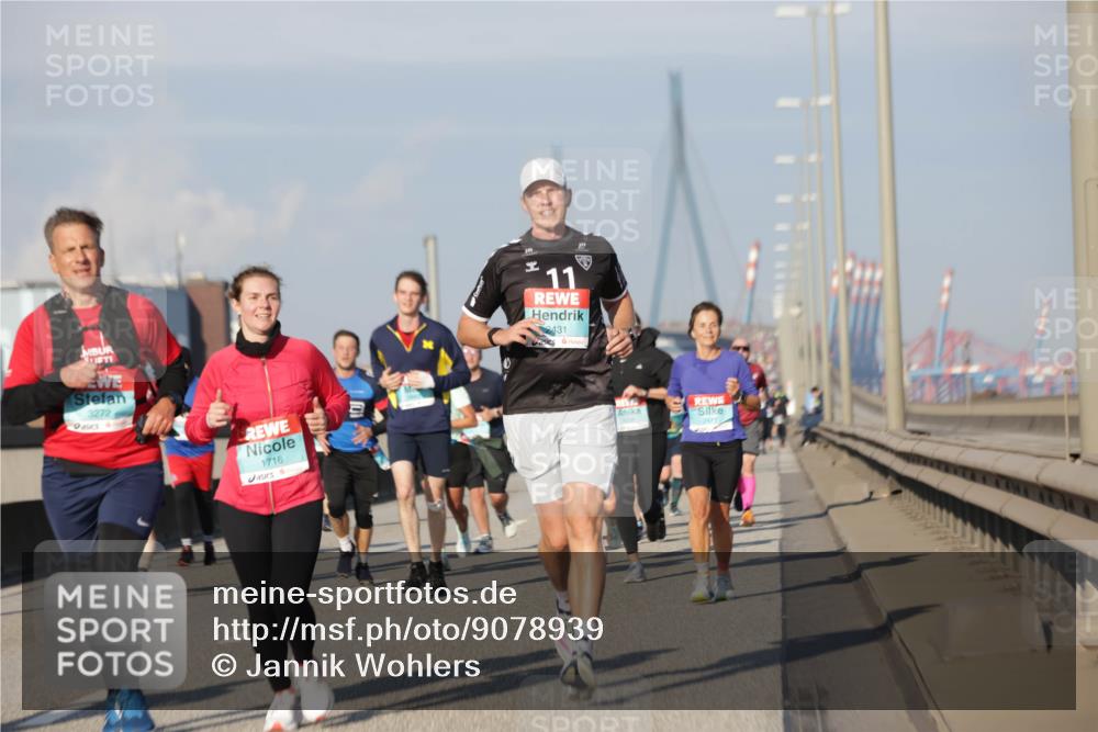 03.10.2025 - Köhlbrandbrückenlauf Jannik Wohlers http://msf.ph/oto/9078939 03.10.2025 09:53:11 Position 3 3272, 1716, 11, 2431, 2677 meine-sportfotos.de
