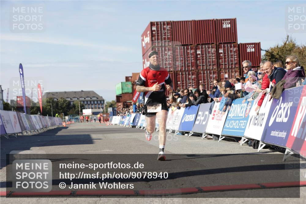 03.10.2025 - Köhlbrandbrückenlauf Jannik Wohlers http://msf.ph/oto/9078940 03.10.2025 12:49:17 Ziel 6514 meine-sportfotos.de