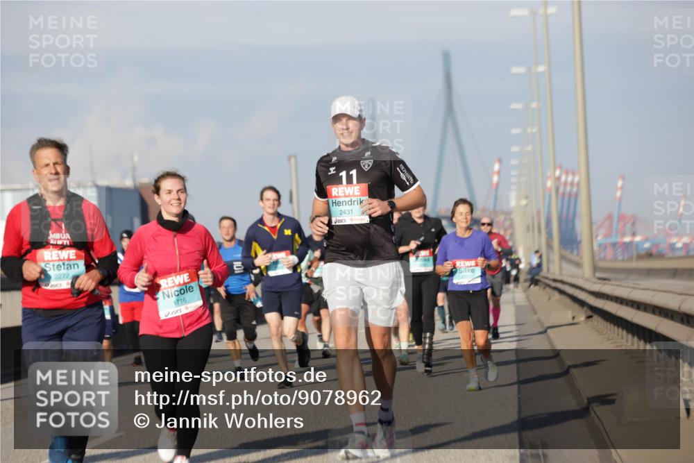 03.10.2025 - Köhlbrandbrückenlauf Jannik Wohlers http://msf.ph/oto/9078962 03.10.2025 09:53:12 Position 3 3272, 1716, 11, 2431 meine-sportfotos.de